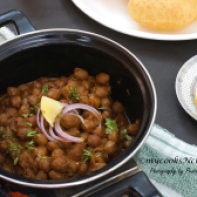 Chole - Chickpeas in onion and tomato gravy