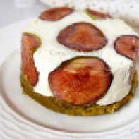 Vanilla mouselline layered on Pistachio Financier with fresh whole figs